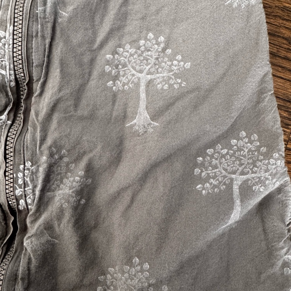 Kate Quinn organic cotton baby gray white trees zippered sleep sack - Picture 2 of 3